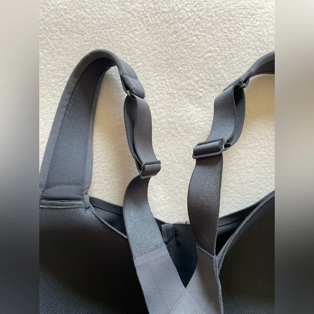 Victoria's Secret Knockout Front Close Underwire Sports Bra Sport Gray 36DDD - Picture 8 of 16